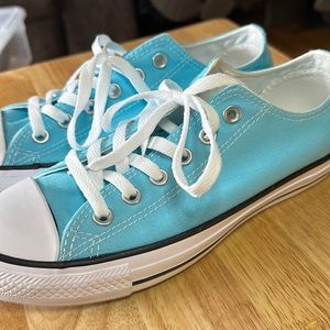 Women’s Converse All Star, size 8.5